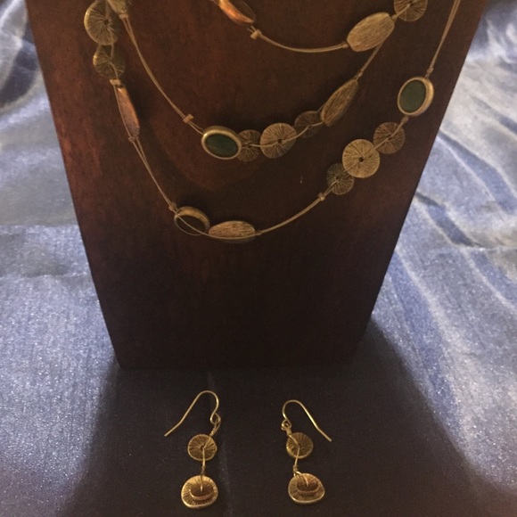 ⚡️NWOT-Matching statement necklace & earrings - Picture 4 of 8